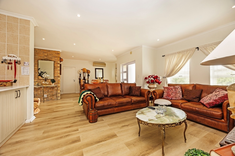 2 Bedroom Property for Sale in Protea Heights Western Cape